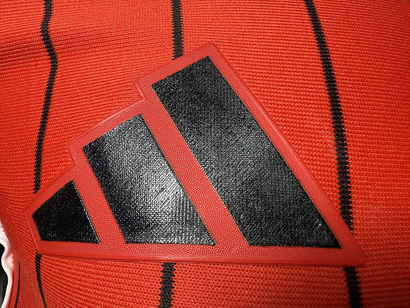 25-26 Manchester United Red Baseball Soccer Jersey