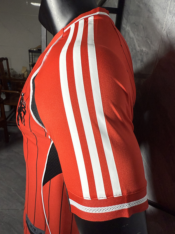 25-26 Manchester United Red Baseball Soccer Jersey