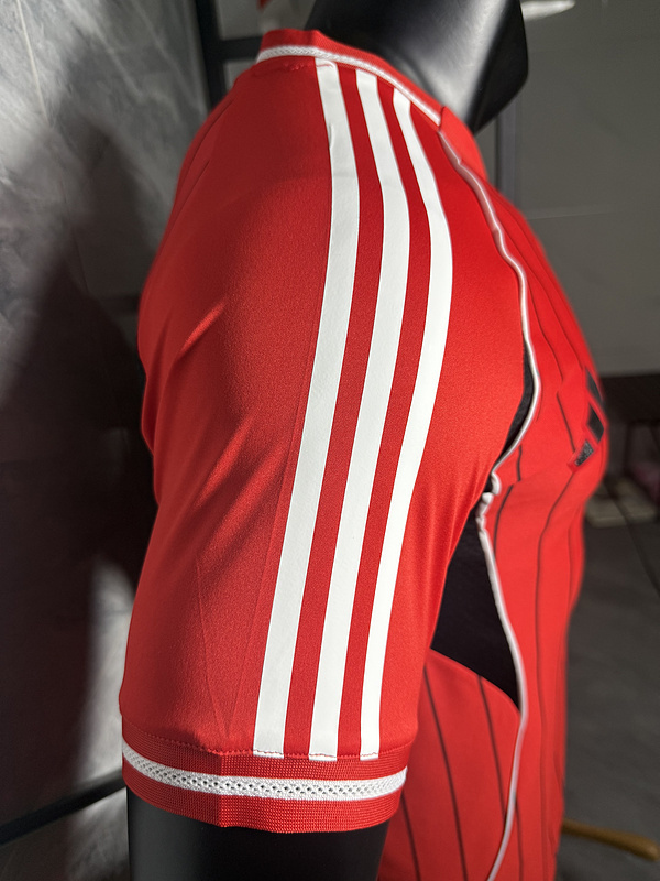 25-26 Manchester United Red Baseball Soccer Jersey