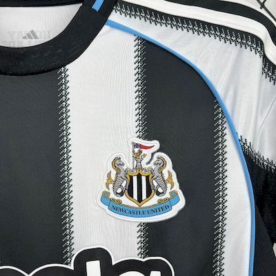 25-26 Newcastle United Home Soccer Jersey