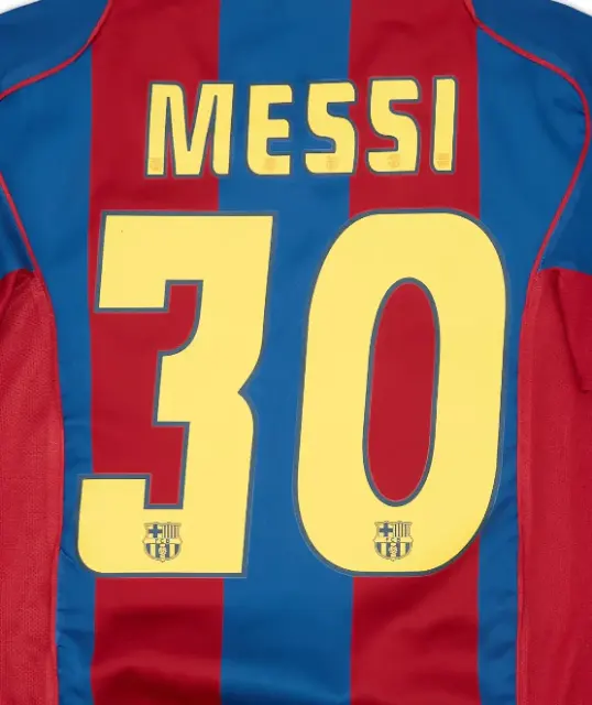 2004-06 Barcelona Home Name Number Set #30 MESSI