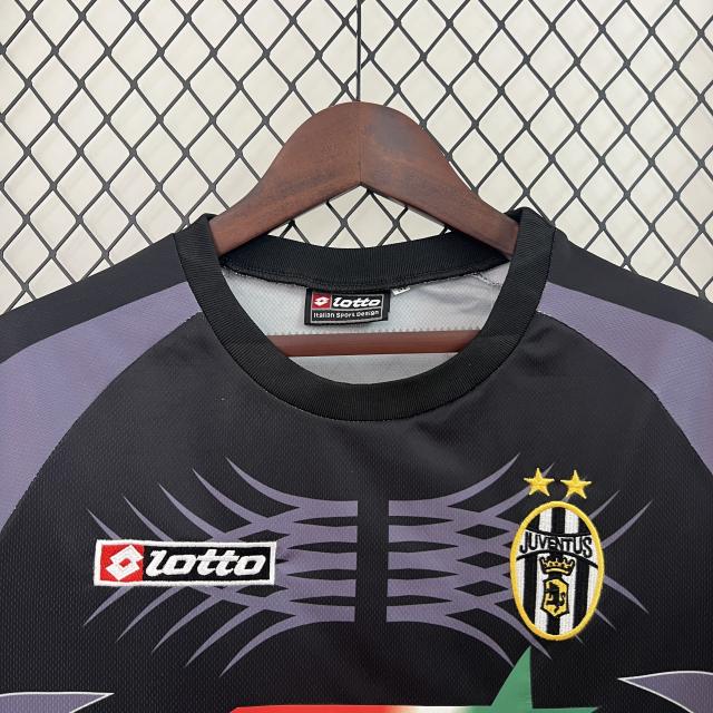 01-02 Juventus Goalkeeper Retro Soccer Jersey