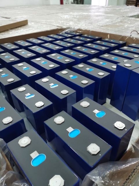 Wholesale EVE 3.2V 280Ah new prismatic Lfp 3.2v battery cell 280ah rechargeable battery for solar energy storage system,Lithium ion battery supplier from China