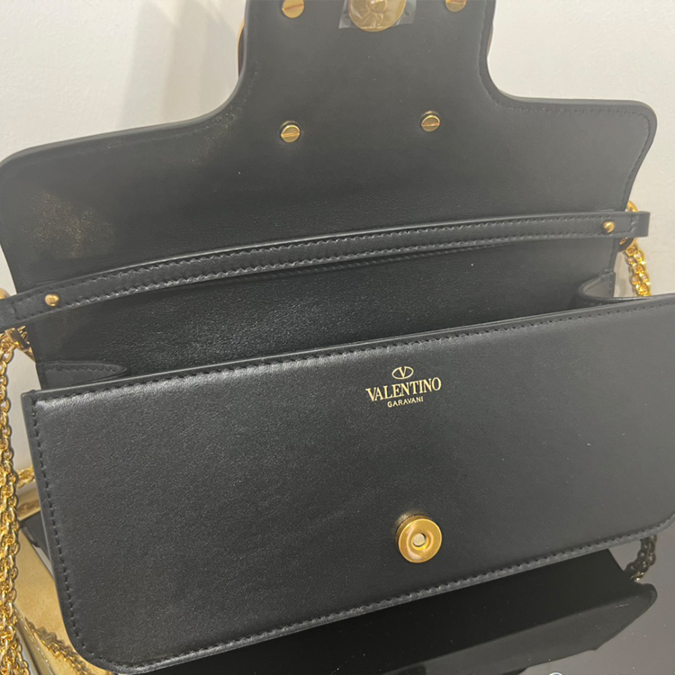 VALENTINO LOCÒ handbag