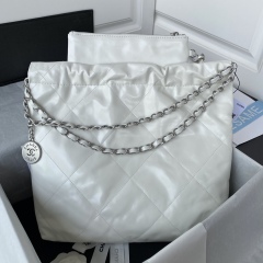 CHANEL 22 Small handbag