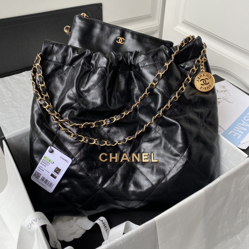 CHANEL 22 handbag
