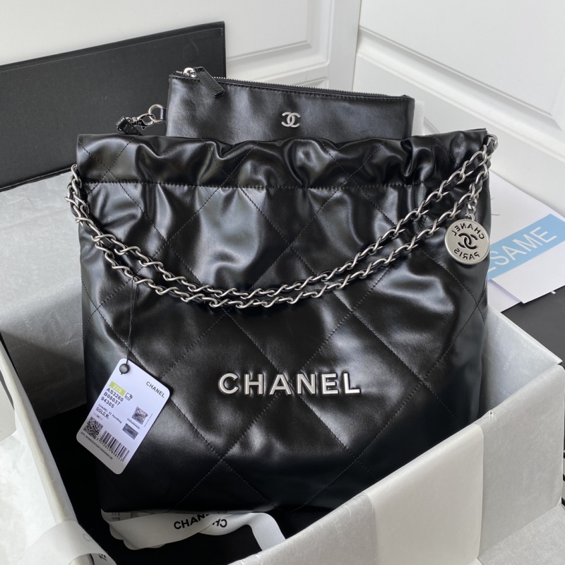 CHANEL 22 Small handbag