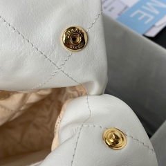 CHANEL 22 Small handbag