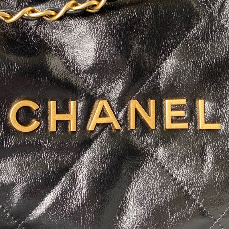 CHANEL 22 handbag