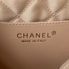CHANEL 22 Mini Handbag