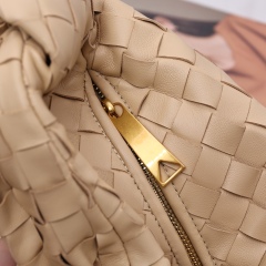 BOTTEGA VENETA Cabat Medium Tote Handbag