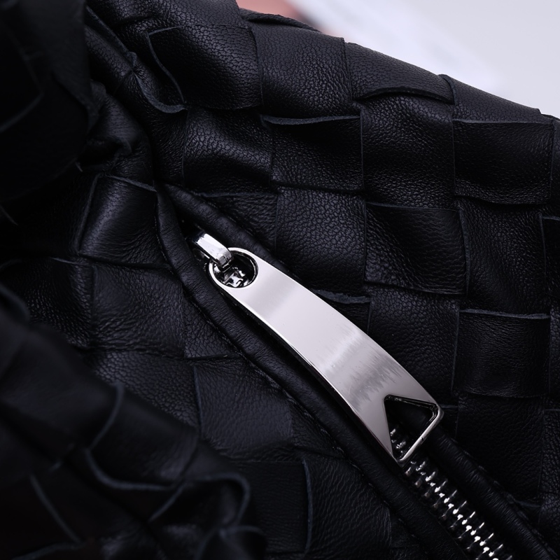 BOTTEGA VENETA Cabat Medium Tote Handbag