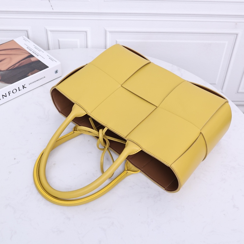 BOTTEGA VENETA Arco Tote Small Tote Handbag