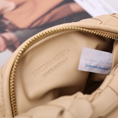 BOTTEGA VENETA Cabat Medium Tote Handbag