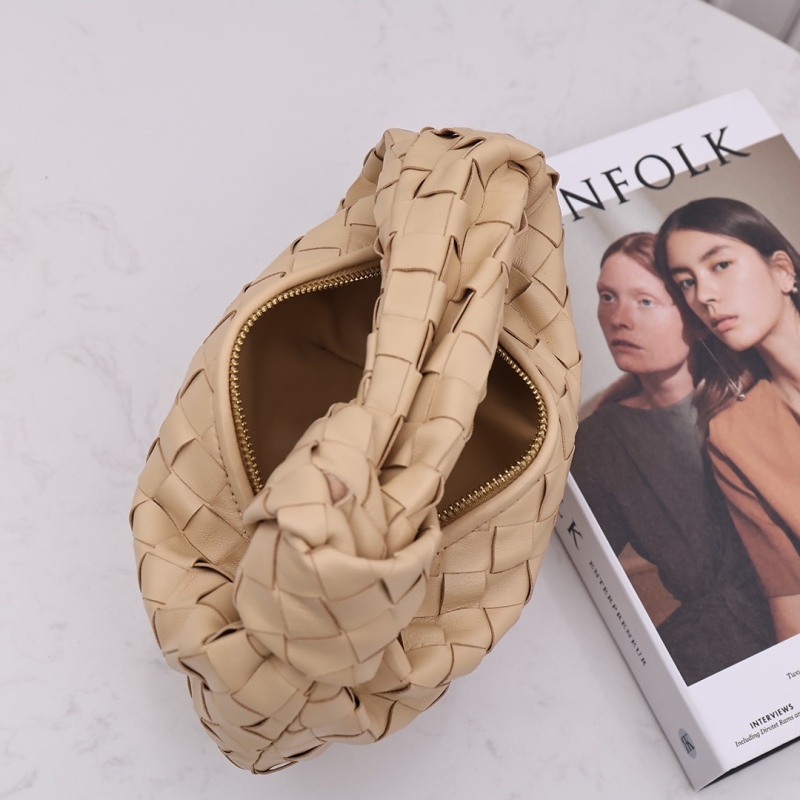 BOTTEGA VENETA Cabat Medium Tote Handbag