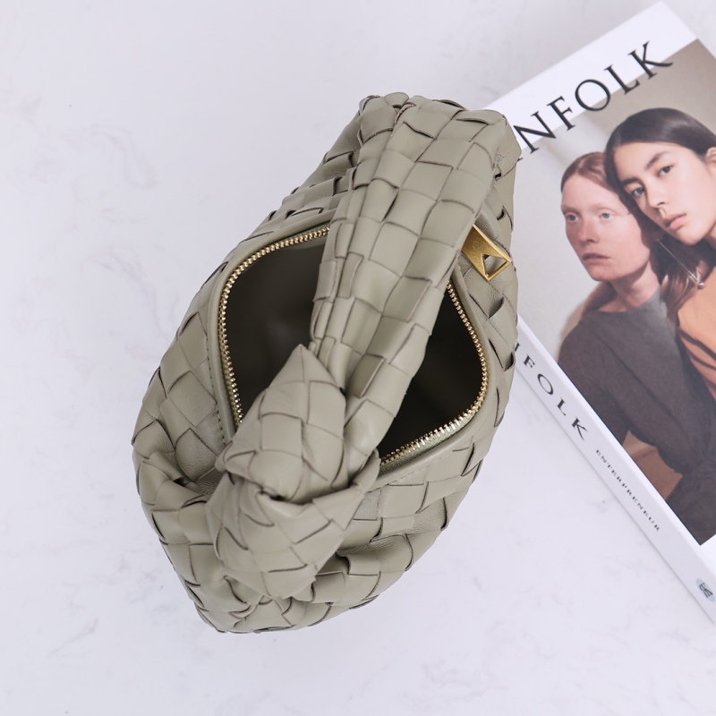 BOTTEGA VENETA Cabat Medium Tote Handbag