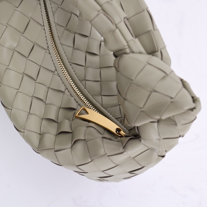BOTTEGA VENETA Cabat Medium Tote Handbag
