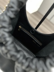 LOEWE Small Squeeze handbag