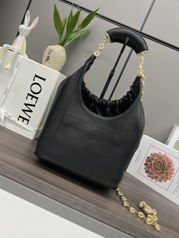 LOEWE Small Squeeze handbag
