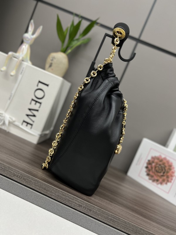 LOEWE Small Squeeze handbag