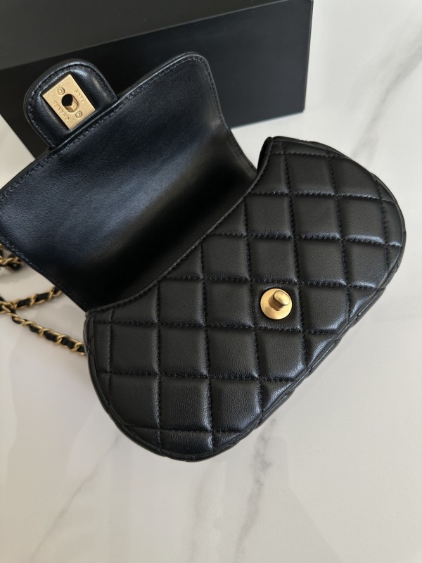 CHANEL Handbag