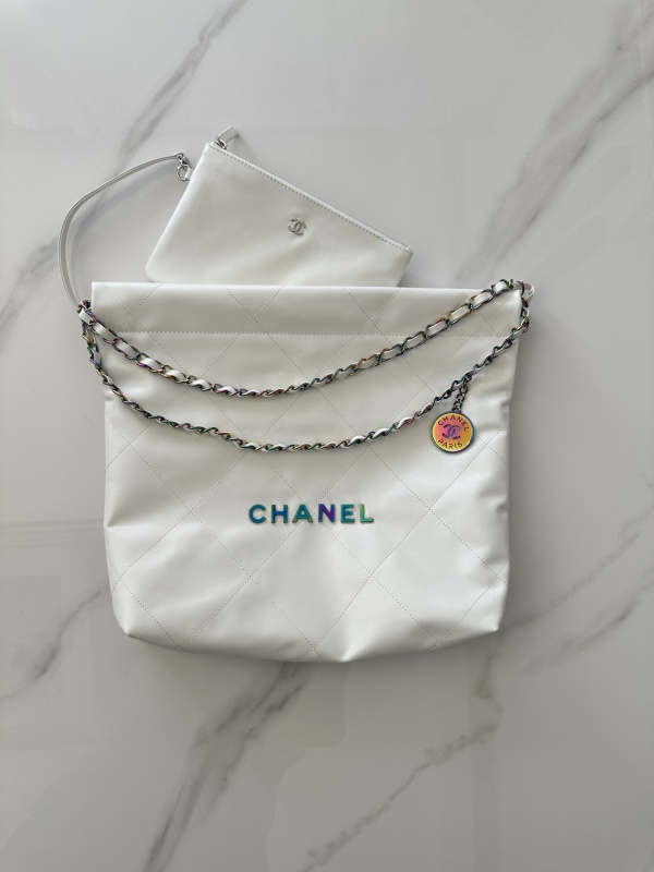 CHANEL 22 Handbag