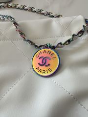 CHANEL 22 Handbag