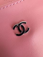 CHANEL 22 Handbag