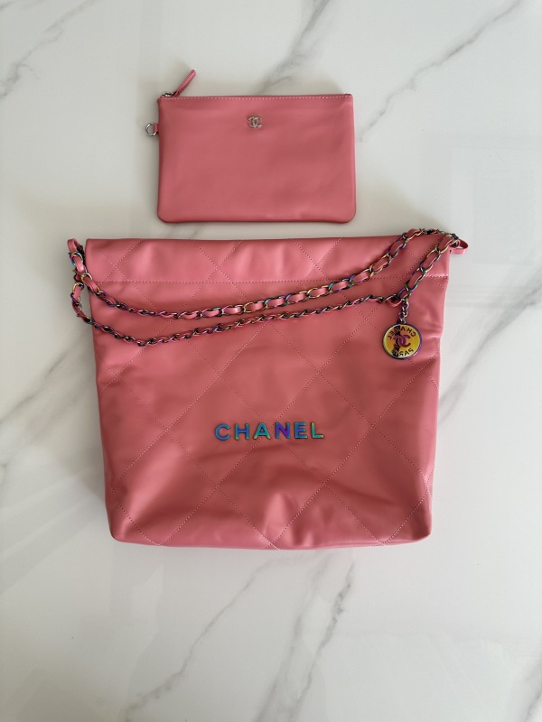 CHANEL 22 Handbag