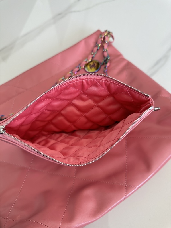 CHANEL 22 Handbag