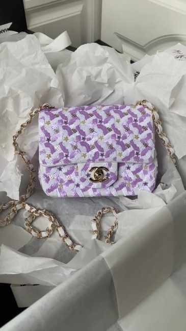 CHANEL Sequin shoulder bag