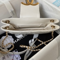 CHANEL Shoulder bag