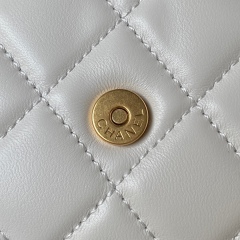 CHANEL Shoulder bag
