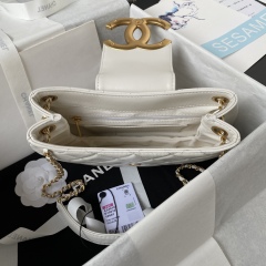 CHANEL 2C Shoulder bag