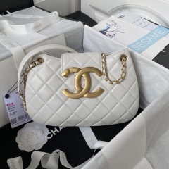 CHANEL 2C Shoulder bag
