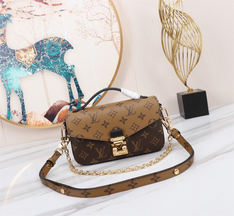 LV POCHETTE MÉTIS EAST WEST Handbag