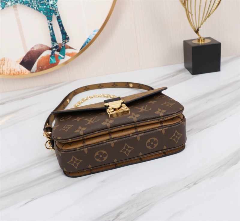 LV POCHETTE MÉTIS EAST WEST Handbag