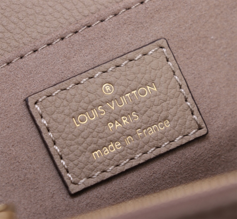 LV POCHETTE MÉTIS EAST WEST Handbag