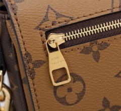 LV POCHETTE MÉTIS EAST WEST Handbag