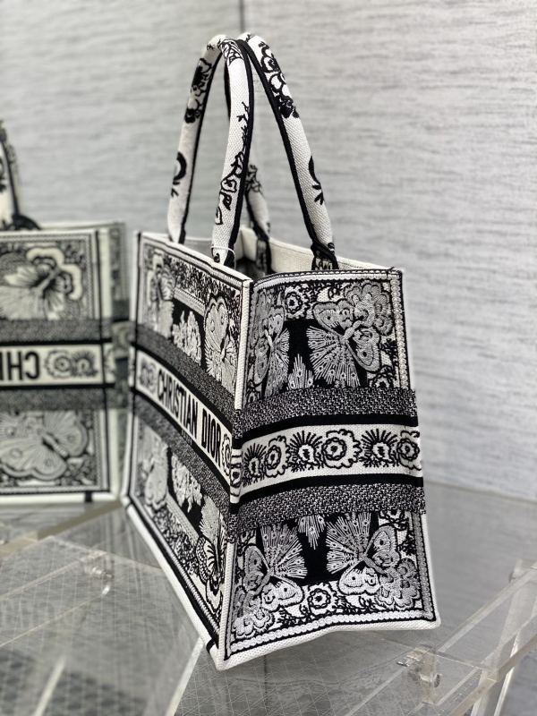DIOR BOOK TOTE Medium Handbag