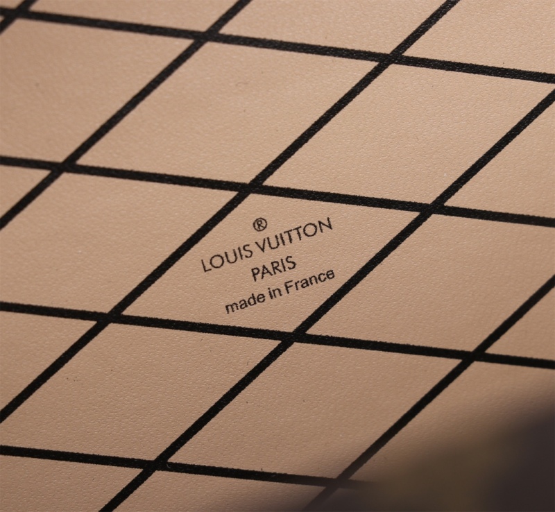 LV PETITE MALLE CAPITALE  handbag
