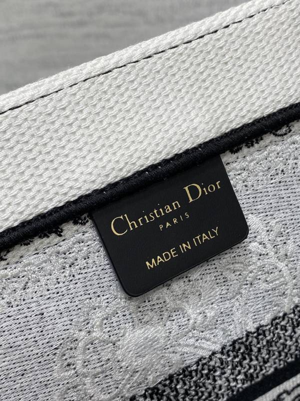 DIOR BOOK TOTE Medium Handbag