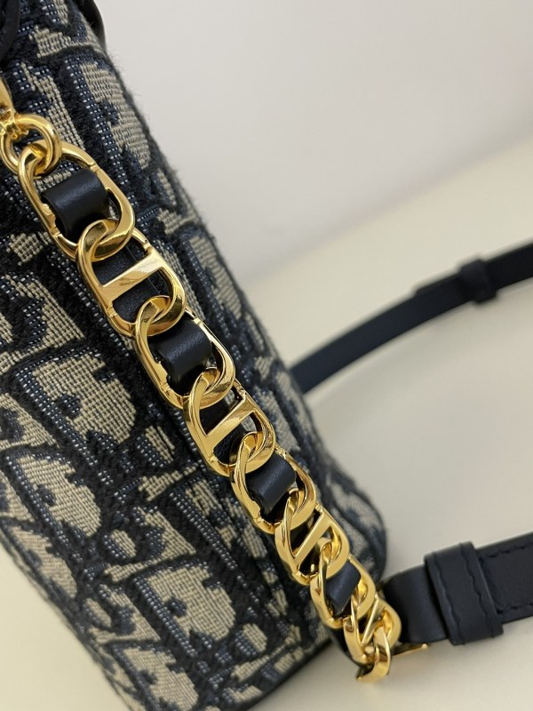 DIOR 30 MONTAIGNE DIOR AMBER Mini Bucket Bag