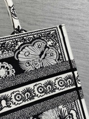 DIOR BOOK TOTE Medium Handbag