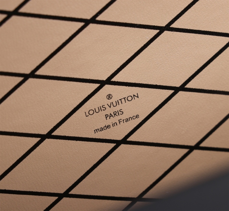 LV PETITE MALLE CAPITALE  handbag