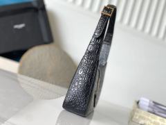 YSL LE 5 À 7 Crocodile Pattern Handbag