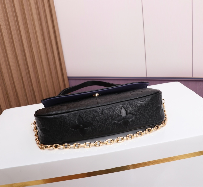 LV WALLET ON CHAIN IVY Handbag
