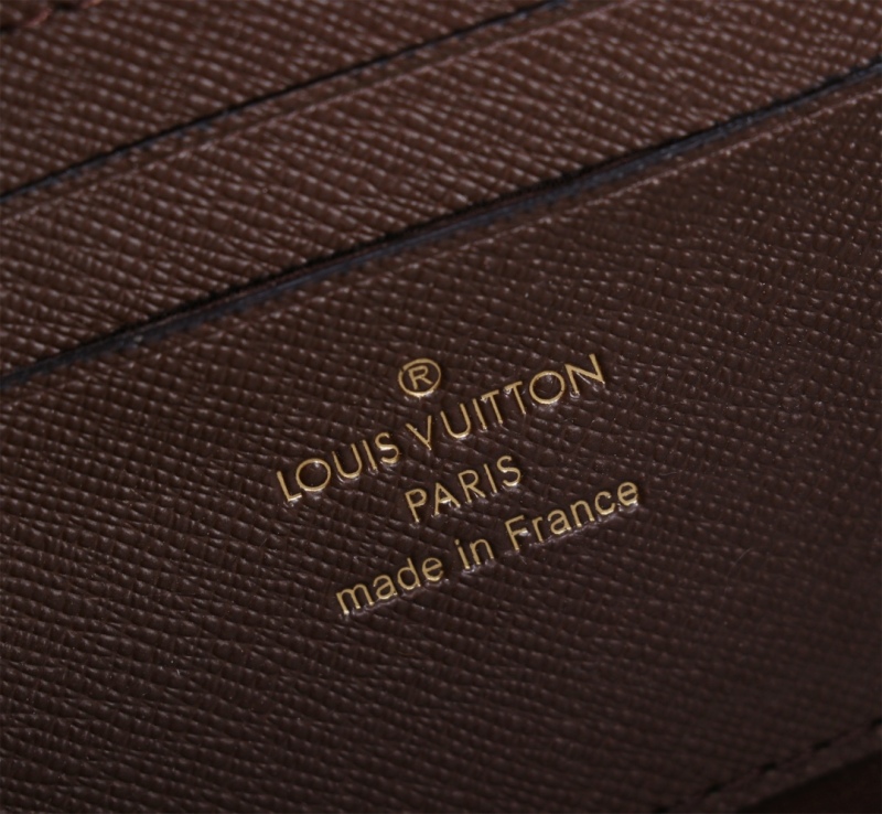 LV WALLET ON CHAIN LILY Handbag