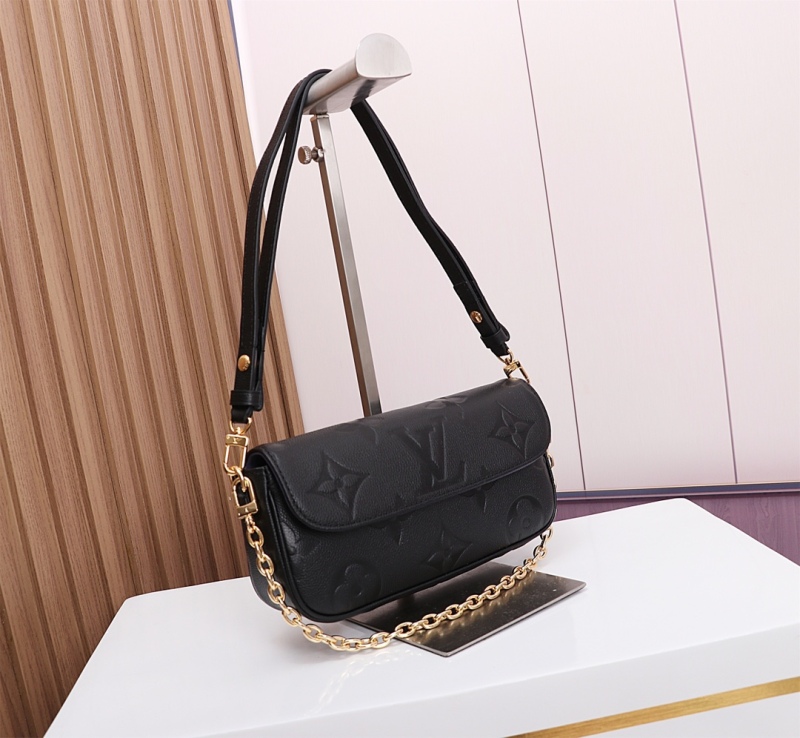 LV WALLET ON CHAIN IVY Handbag