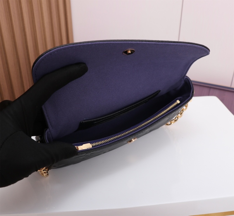 LV WALLET ON CHAIN IVY Handbag
